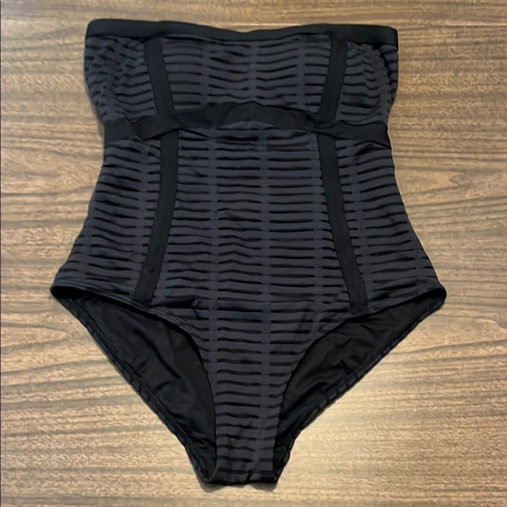 Bond Eye Australia Size 8 Black Bandeau Strapless One Piece Swimsuit